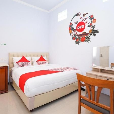 Oyo 477 Raka Residence Syariah Purwoharjo Banyuwangi Баньювангі Екстер'єр фото