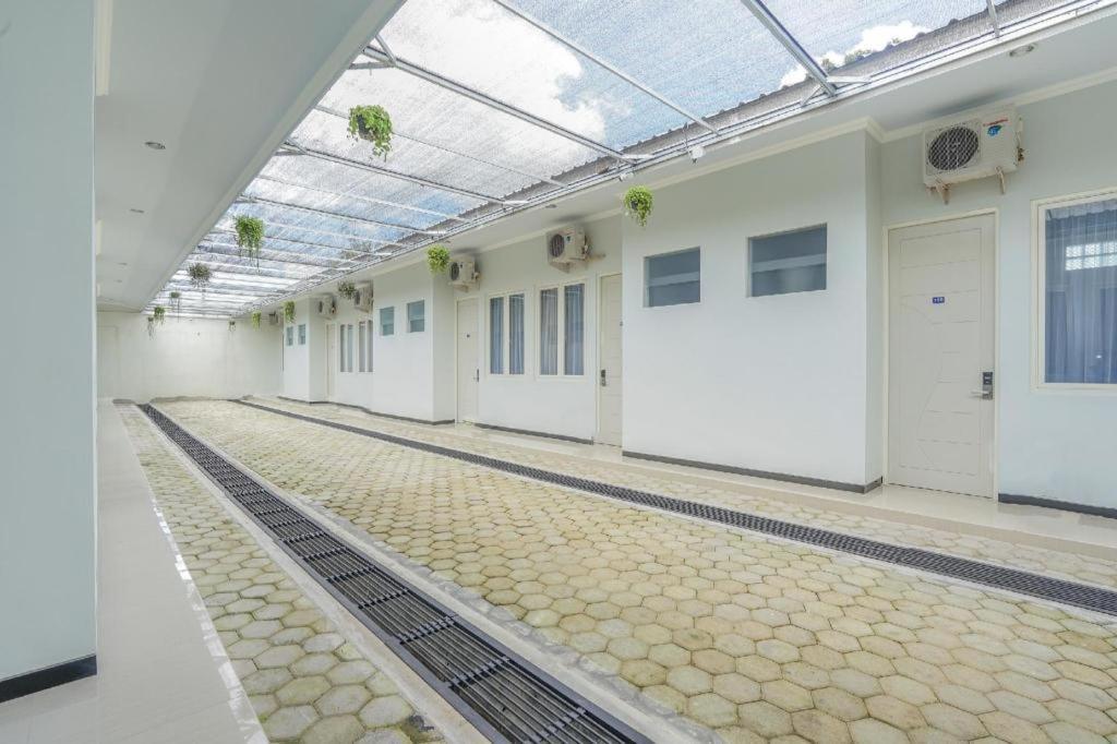 Oyo 477 Raka Residence Syariah Purwoharjo Banyuwangi Баньювангі Екстер'єр фото