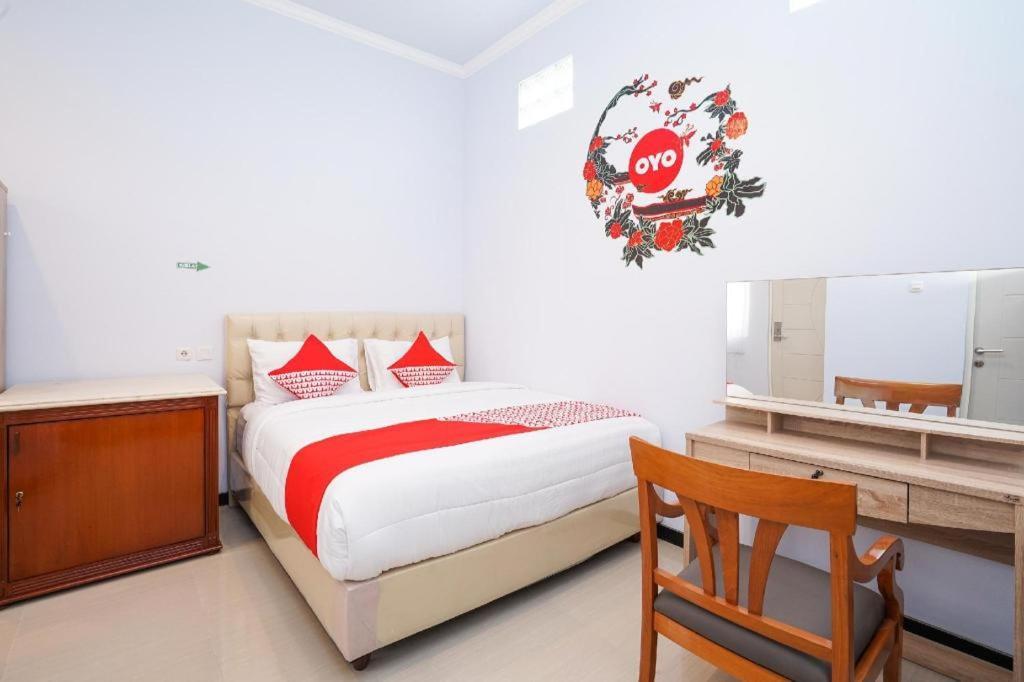 Oyo 477 Raka Residence Syariah Purwoharjo Banyuwangi Баньювангі Екстер'єр фото